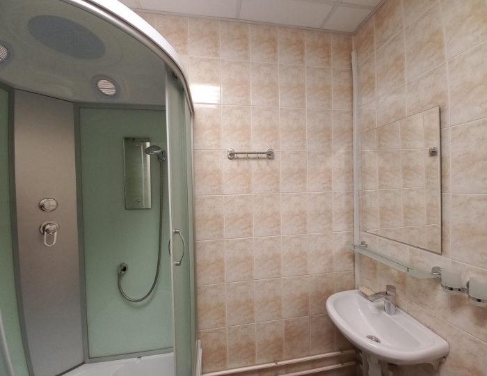 Люкс 1-местный корпус 2 (43, 49, 53, 55, 61,65) - Санаторий «Нафтан» Беларусь